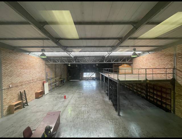 555M² WAREHOUSE TO LET IN RANDJESPARK